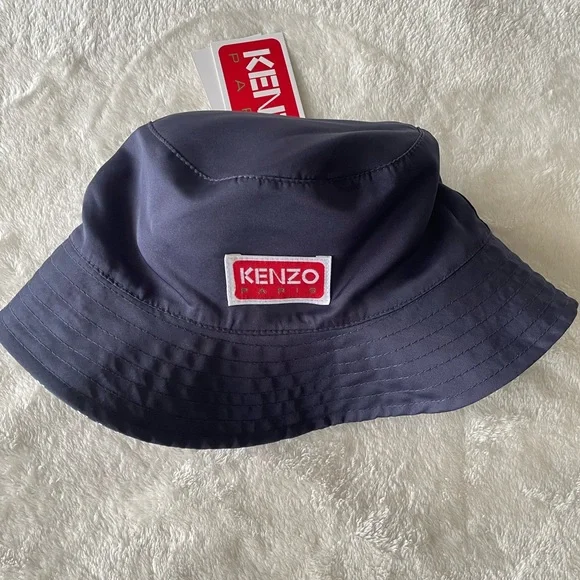BNWT Kenzo Reversible Sakura Bucket Hat black